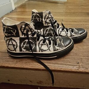 Converse Black and White Sole Design